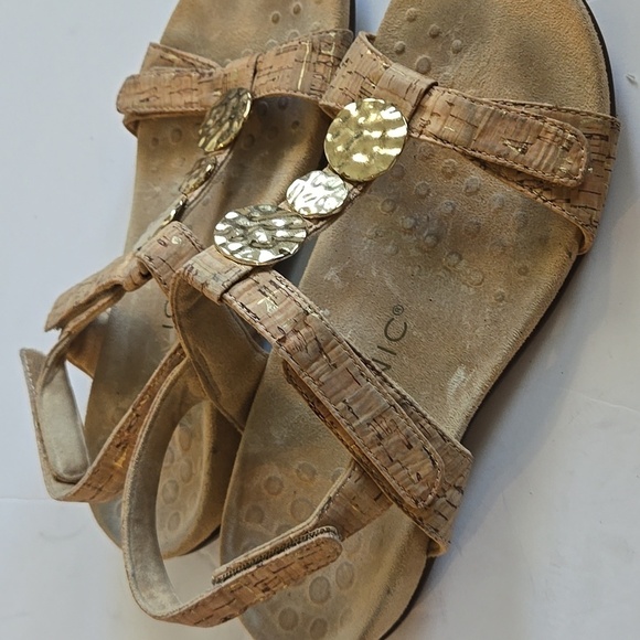 Vionic farra sandals Summer Shoes - Picture 7 of 8